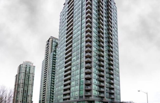 WhiteHall Suites - Mississauga - Photo 28