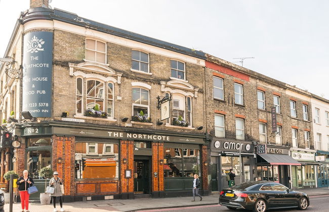 2 Bedroom Flat in Heart of Battersea near Station - Photo 20