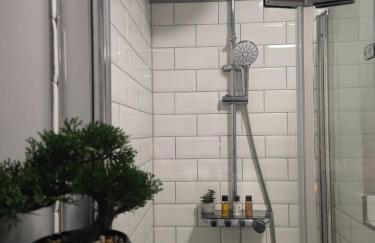 Moderne Wohnung mit Seeblick - Photo 23