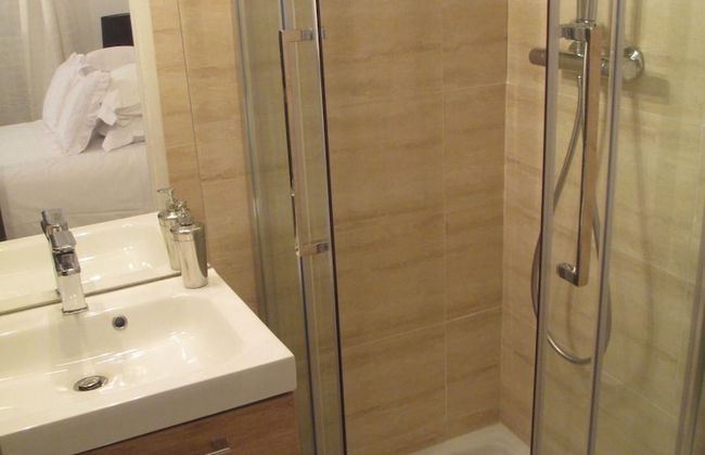 One bedroom flat ground floor avec cuisine -Rue Saint charles - métro Charles Michels 75015 PARIS - Photo 22