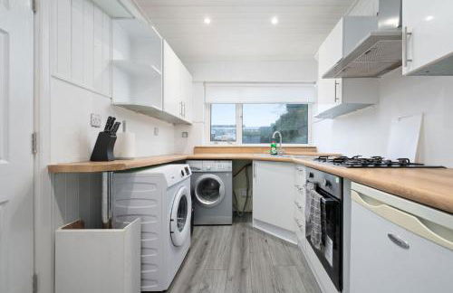 2BR Sleeps 6 with Parking Near Linlithgow Palace - Photo 32