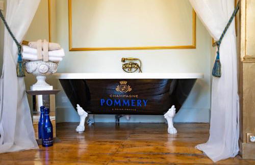 CHAMPAGNE HOUSE- Oasis de luxe & de charme - coeur de ville - 10-12 pers - piscine, cuisine d'été, patio, bar & piano - Photo 36