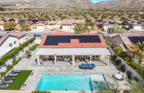 Views, Gameroom, Saltwater Pool & Hot tub, Firepit by MariamsBnb - Foto 21