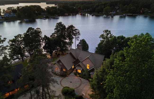 Lakefront, Private Dock+beach, Game Room Sunset Shores Resort: The Grand House - Foto 59