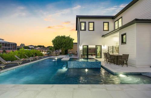 2 Million Villa Heated Pool w Luxury Spa 6BR & 6BR Waterfront by Canal - Foto 6