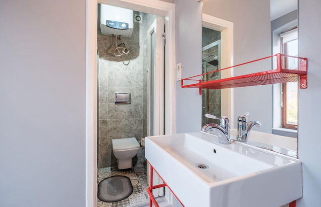 Chic Flat With Balcony 5 min to Taksim Sq - Foto 7