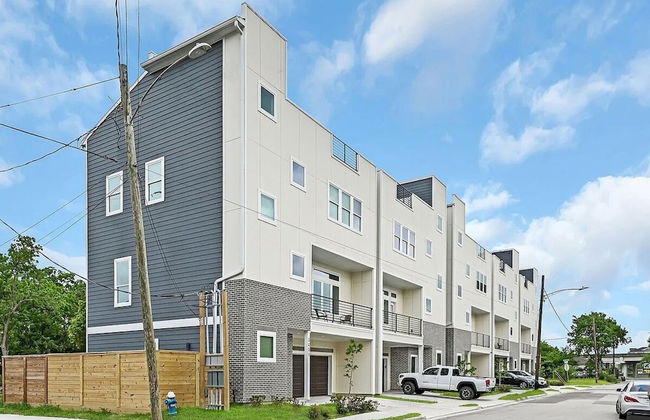 Paradise Palace Best Rooftop in HTX w Hot Tub - Foto 39