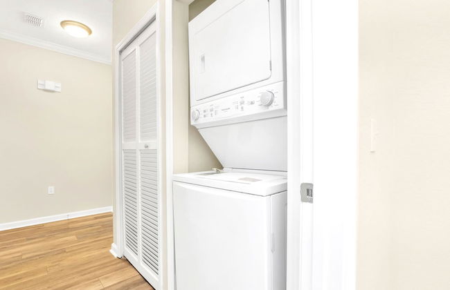 Upstay - Pet-friendly Condo w Pool Hot Tub Games - Foto 19