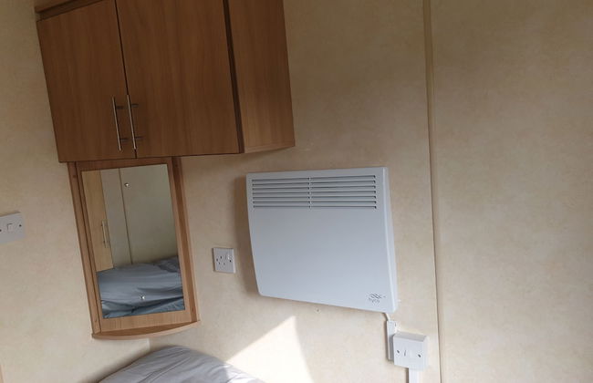 3-bed Caravan in Walton on the Naze - Photo 14