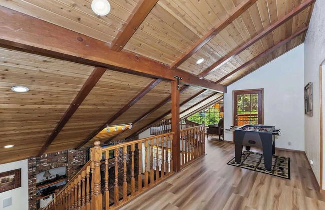 Alpenglow Chateau by Avantstay Ideal Big Bear Location w/ Pool Table & Hot Tub! - Foto 21