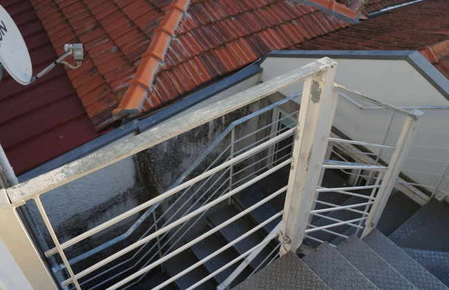 Bright 3BR Flat w/ AC in City Center by LovelyStay - Photo 86