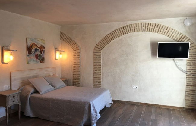 El Rancho - Photo 15