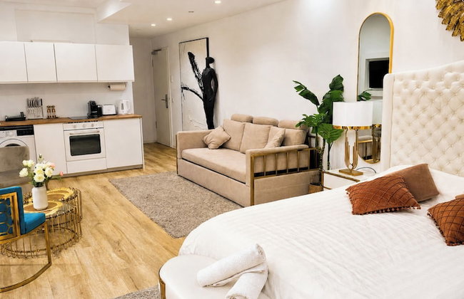 UG Neubau City Wohnung (optional Pool+Gym+2tes Bad extra buchbar) - Foto 14