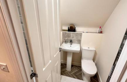 4 Bed Room Service Accommodation - 2 Parkings - Fibre Wi-Fi - Workstation - Foto 21