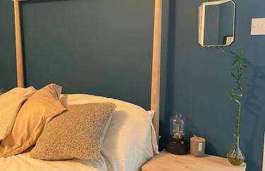 Hoole House- Bright and modern 2 bedroom house, close to Chester train station and the City Centre - Photo 9