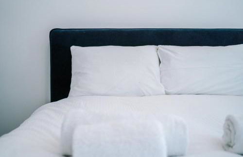 Cohost Partners Cozy Stay Heart of Warrington - Photo 24