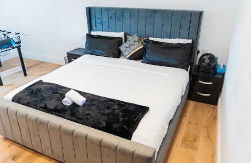 Modern Entire Unit 3BR, 3BA, balcony, 86inch TV - 15mins to city - Foto 11