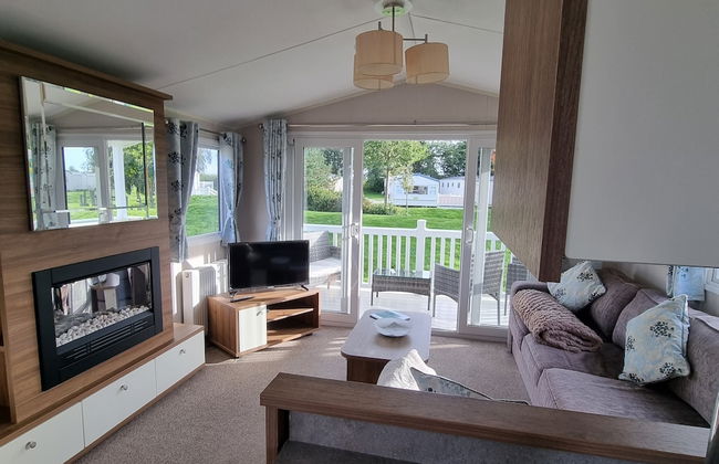 Immaculate 8-bed Cabin in Tattershall Lake - Foto 9