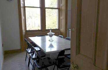 Luxury Victorian 5 bedroom apartment by Lady road apartments - Foto 13