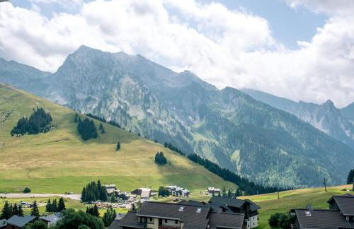 Slow Chalet MtBlanc Soleil Ski-inout Nice View Balcony Elevator Parking - Photo 15