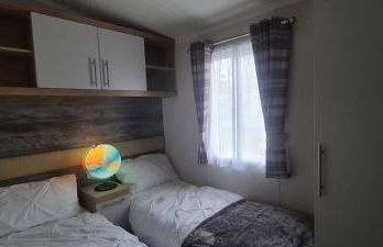 Silver 3 Bed Static Caravan With Patio - Foto 12