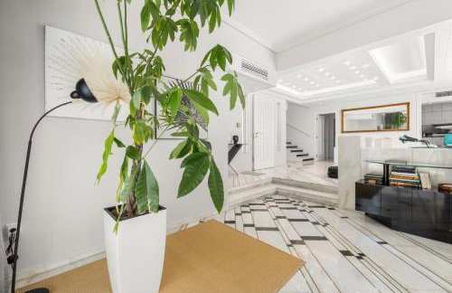 Luxury Villa with Pool, BBQ & Garden in Vouliagmeni - Foto 38