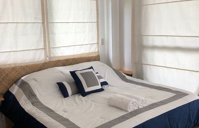 The Whitehouse by the Sea - Photo 7