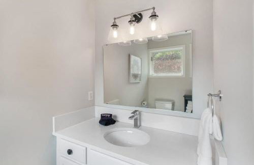 Spacious A-Frame with Lake Michigan Views & Hot Tub-Family Friendly - Foto 42