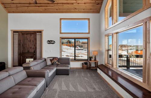 Country Bear Cabin at Bear Lake - Photo 6