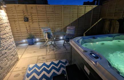 Seaside Escapes - with relaxing hot tub! - Foto 6