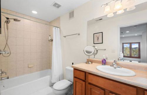 Mountain Retreat Sleeps 10 with Pool Table and Arcade - Foto 42