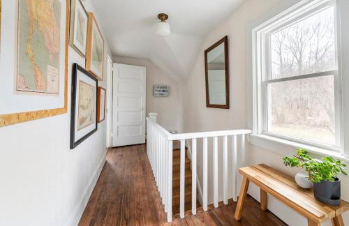 Hillcrest Cottage - Charming Cottage with hot tub and view! - Photo 29