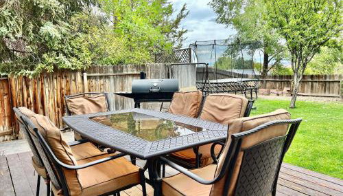 Reno 4BR Family Home · Outdoor Spring Getaway - Foto 3, Garden