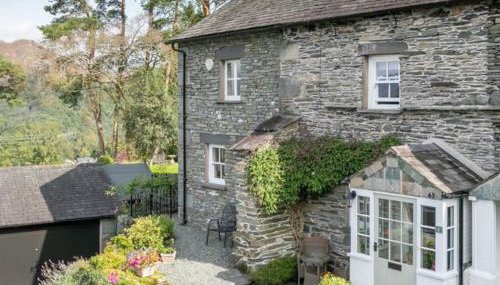 Cottage No1 Four Bed Lakeland Retreat and Hot Tub - Photo 4