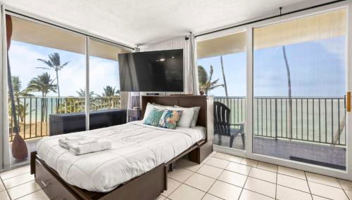 Amazing Beachfront Condo with AC - Photo 1