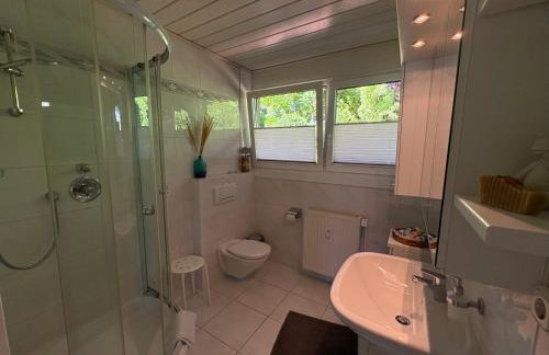 "An der alten Mühle 1" Große Fewo 110 qm, sehr zentral gelegen, zwei Schlafzimmer, Südbalkon, Gartenterrasse & Wallbox - Foto 7