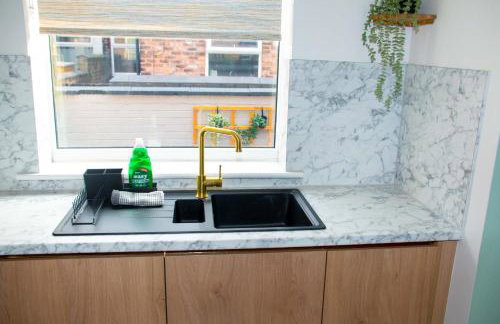 Sleeps 14 The Old Trafford Family Zen by Genesis Living - Foto 5