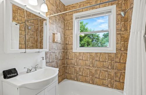 --Free Parking & 2 King Beds -- Vintage Retreat -- Floyd's Freedom - Foto 20