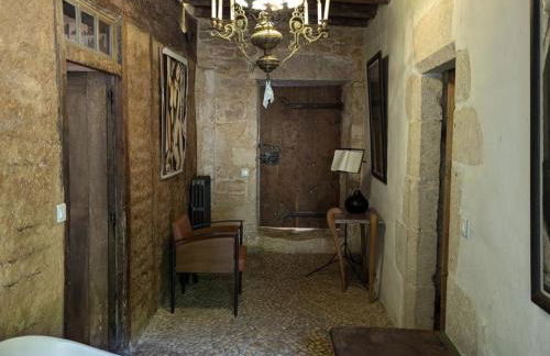 Prieuré du XVème restauré, jardin clos de 2000 m², piscine, cheminée, WiFi fibre, proche église - FR-1-653-219 - Foto 8