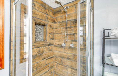 Peaceful South Holston Lake Cabin with Dock and Deck! - Foto 12