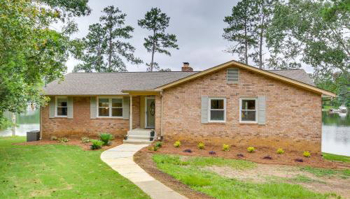 Waterfront Lakehouse w/ Private Dock & Fire Pit! - Foto 2