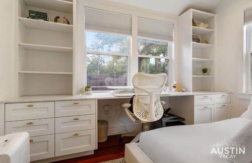 Pet Friendly East Cesar Chavez Home Near Downtown - Photo 3