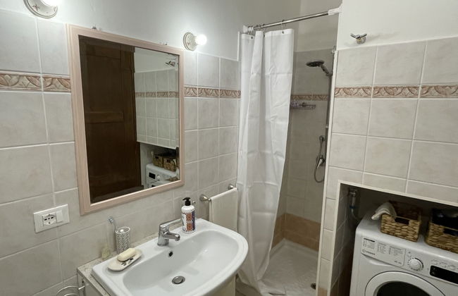 2 bedroom Apartment in Cipressa with garden - Photo 17