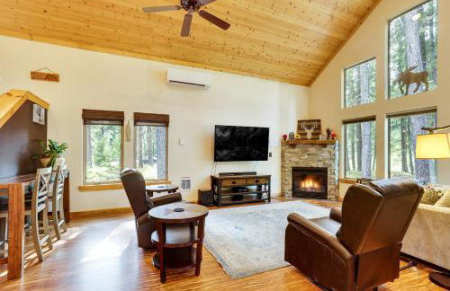 Hot Tub and Game Room Ronald Retreat 2 Mi to Lake! - Foto 6