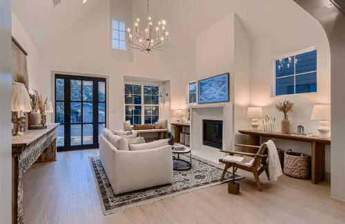 Stunning home - walk to square & heated pool - Foto 25