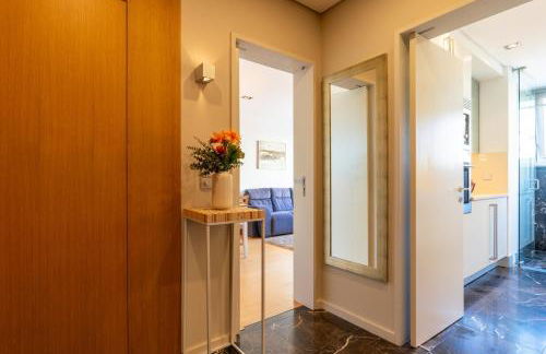 Modern Flat with Workspace in Foz by HostWise - Foto 24