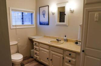 Modern & Cozy Getaway House near Conway lake - Pet Friendly - Foto 18