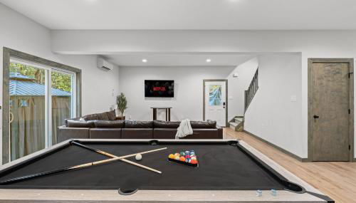 Twin Chalet - 6 BDs Hot Tub Game Area and more - Foto 3