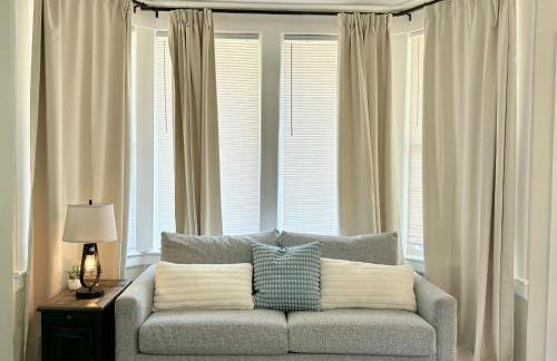 DT Stylish & Newly Renovated Home 2BR Sea Tac 6 Miles with AC - Foto 4