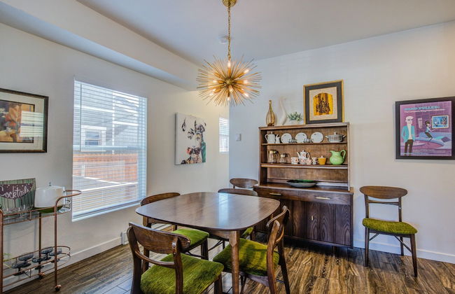 1brlovely Stylish Downtownclose To Everything - Photo 13